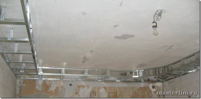 Двухуровневый потолок из гипсокартона с подсветкой по периметру: монтаж