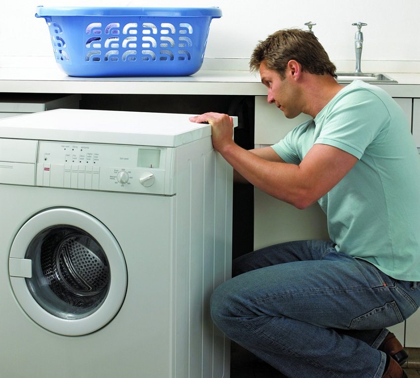 Важно проверить надёжность всех соединений при установке стиральной машины, чтобы избежать протечек