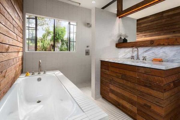 Вариант отделки ванной в деревянном доме