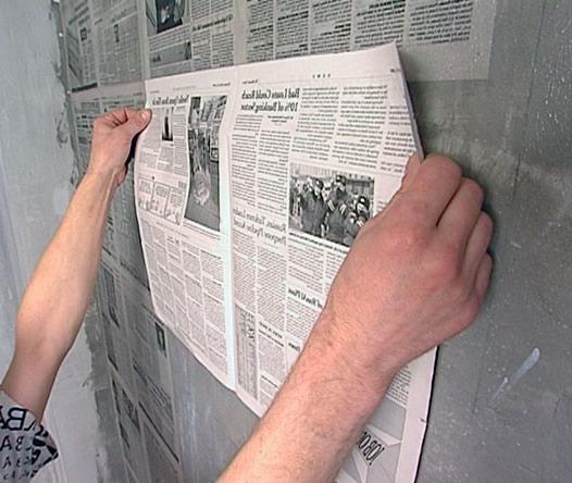 подготовка стен газетами