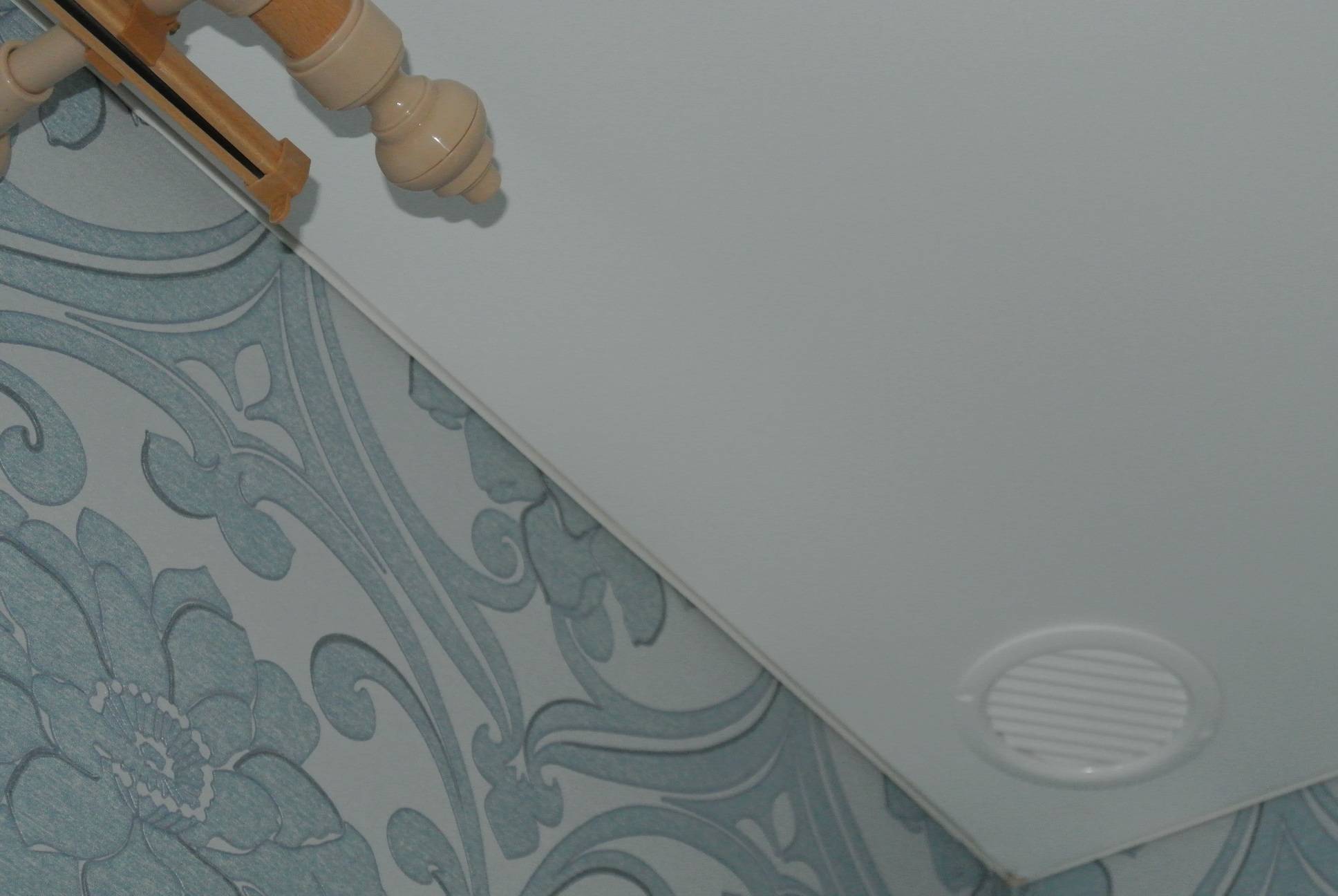 Вентиляция в натяжном потолке на кухне: вытяжка в навесном в ванной и проходка, как сделать