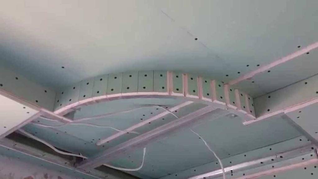 Двухуровневый потолок из гипсокартона – как сделать своими руками